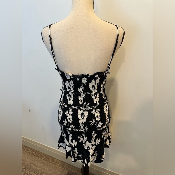 Olivaceous Anthropologie black and  white boho floral summer dress ruffles SZ L - Picture 3 of 5